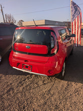 Load image into Gallery viewer, 2017 Kia Soul
